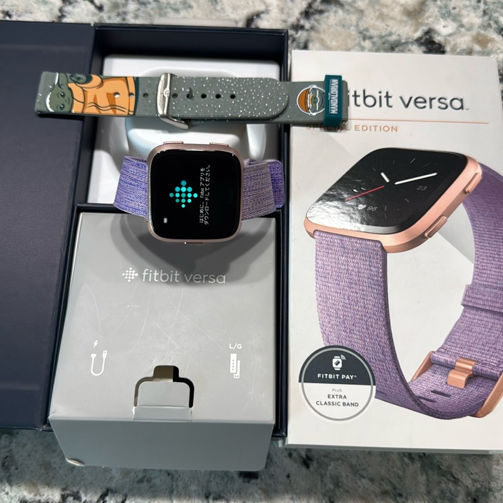 039 Fitbit Versa Special Edition Smart Watch - Pink Woven & Black Band